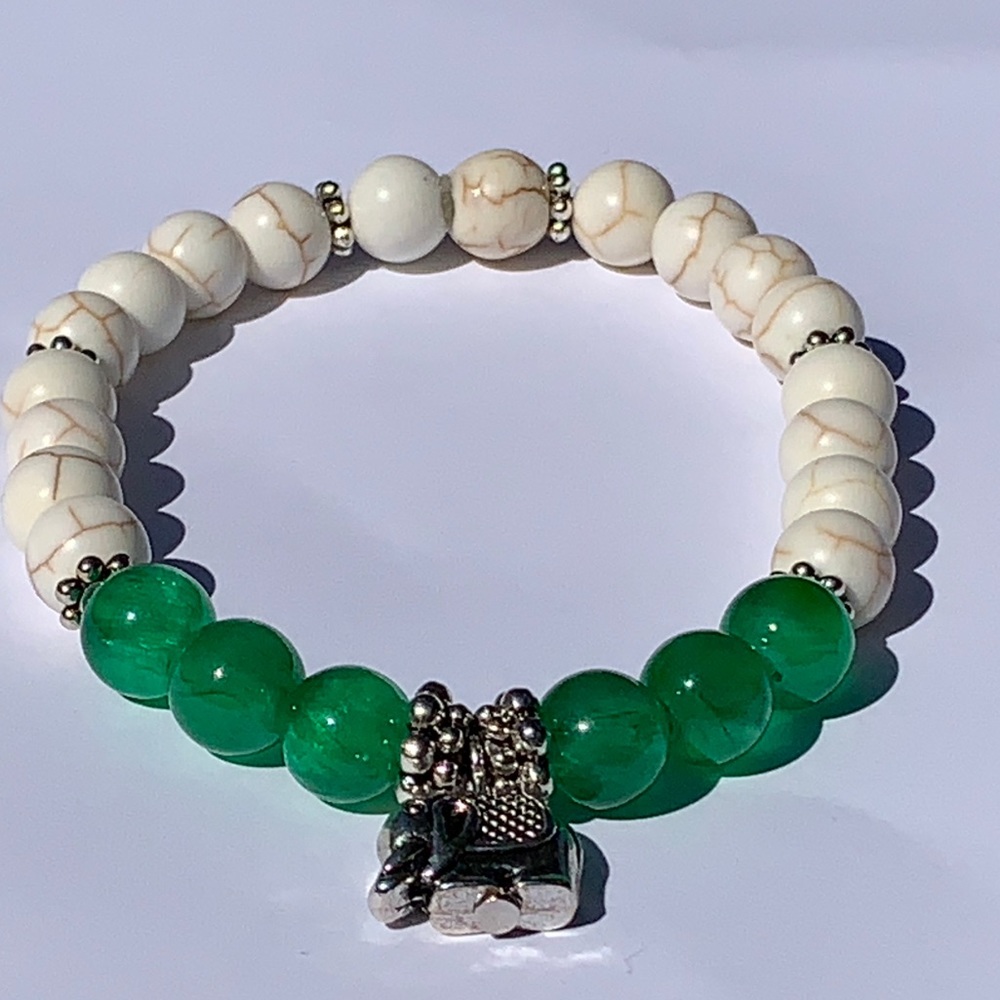 Jade with white turquoise beaded bracelet - Picture 2 of 3